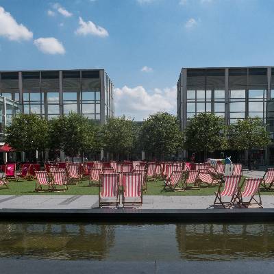 Deck Chair Hire: When to Use Them and How Many to Order